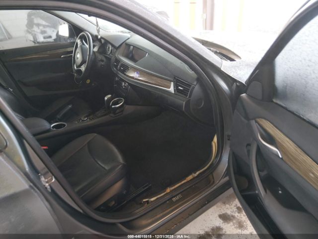 2015 BMW X1 WBAVM5C51FVV94069 Photo 4