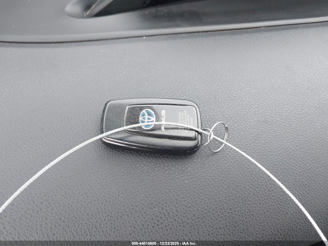 JTDKARFU7G3015804 Toyota Prius Four Touring