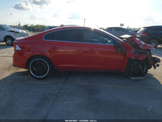 Volvo S60 T6 Drive-e R-design Platinum 2016 YV149MTS4G2415519 Image 13