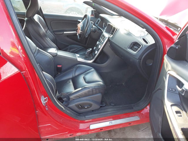 Volvo S60 T6 Drive-e R-design Platinum 2016 YV149MTS4G2415519 Image 5