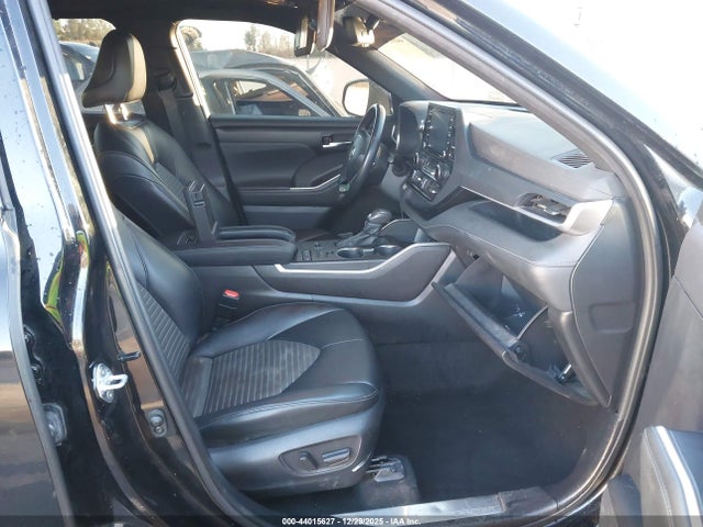 5TDLZRAH3NS134856 Toyota Highlander Xse
