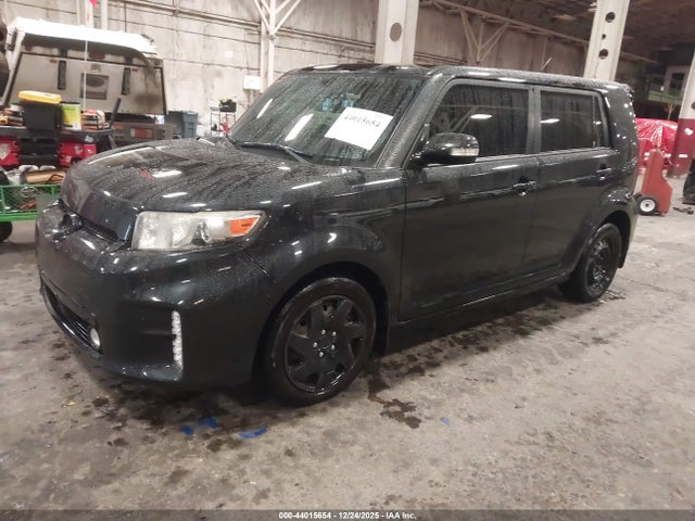 Scion XB 2015 JTLZE4FE9FJ070719 Image 2