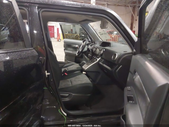 Scion XB 2015 JTLZE4FE9FJ070719 Image 5