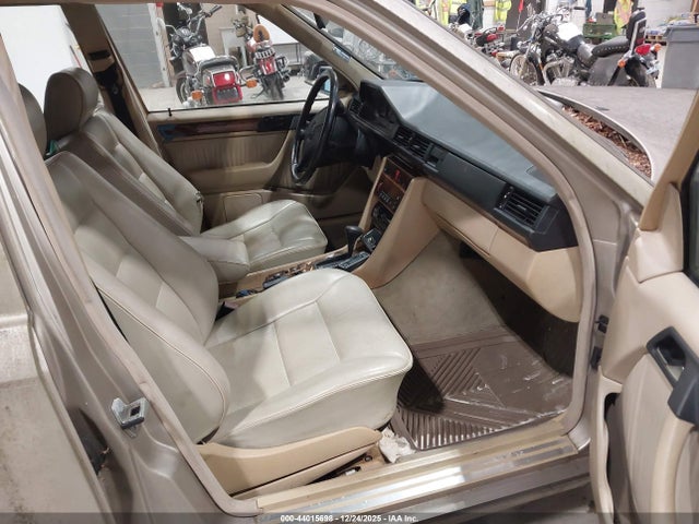 1990 MERCEDES-BENZ 300 WDBEA30D9LB270505 Photo 4