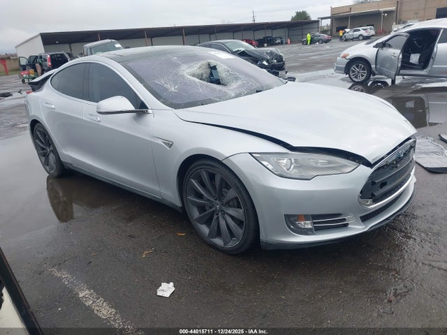 2013 TESLA MODEL S 5YJSA1CP2DFP21125 Photo 0