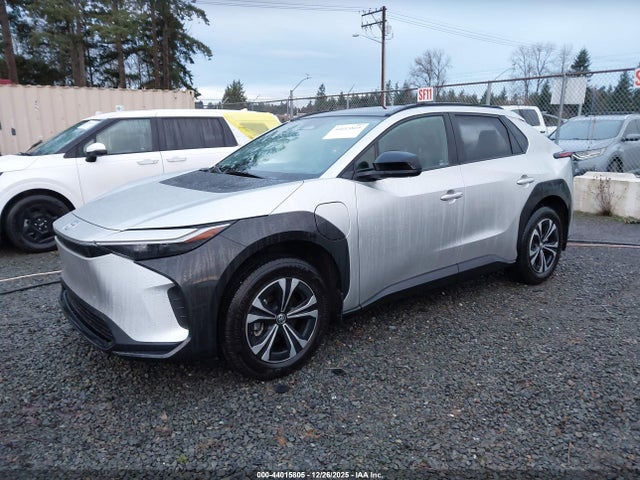 Toyota BZ4X XLE 2025 JTMAAAAA7SA073829 Image 2
