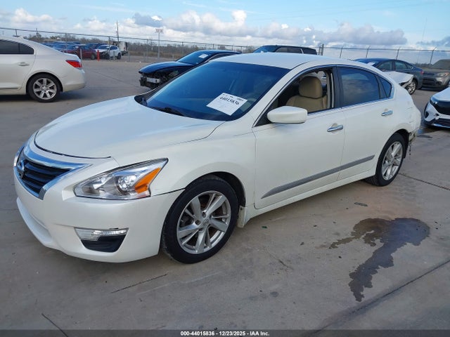 Nissan Altima 2.5 S 2015 1N4AL3AP7FC286872 Image 2