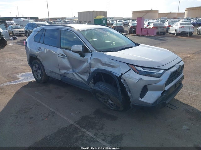 Toyota Rav4 Xle 2022 JTMP1RFV8NJ040458 главное изображение