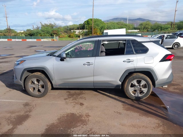 Toyota Rav4 Xle 2022 JTMP1RFV8NJ040458 Image 13