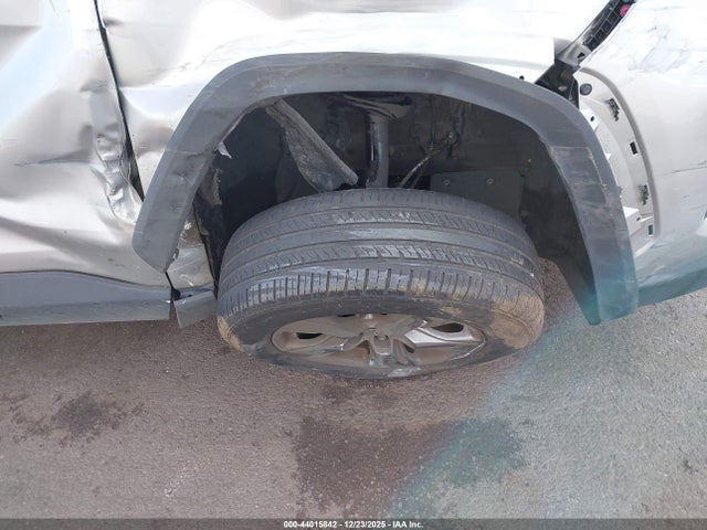 Toyota Rav4 Xle 2022 JTMP1RFV8NJ040458 Image 16