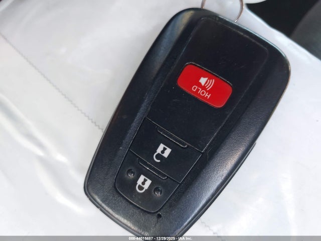 JTDKARFU6L3111272 Toyota Prius Le