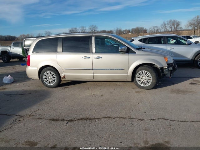 Продажа на аукционе авто 2013 Chrysler Town & Country Limited, vin: 2C4RC1GG4DR590030, номер лота: 44015925
