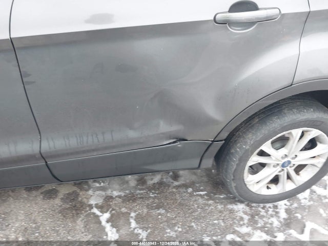 Ford ESCAPE SE 2017 1FMCU9GD3HUC26032 Image 6