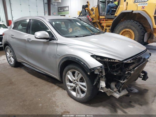 2017 INFINITI QX30 SJKCH5CP2HA033404