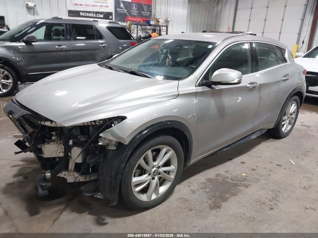 2017 INFINITI QX30 SJKCH5CP2HA033404 Photo 1