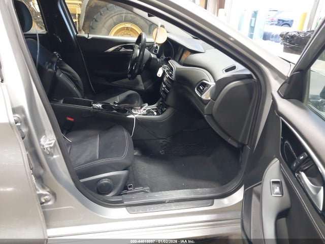 2017 INFINITI QX30 SJKCH5CP2HA033404 Photo 4