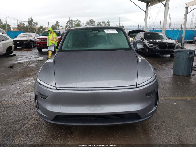 7SAYGDED8TF427808 Tesla Model Y