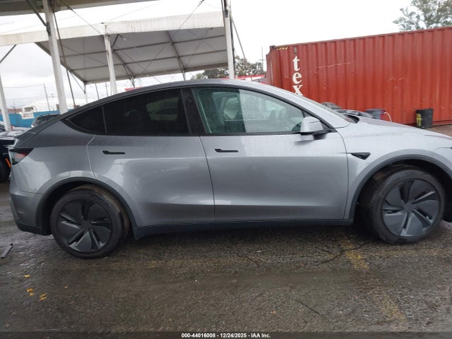 7SAYGDED8TF427808 Tesla Model Y