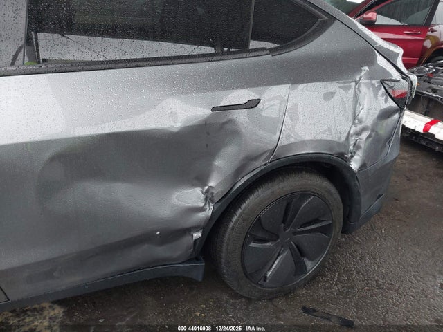 7SAYGDED8TF427808 Tesla Model Y