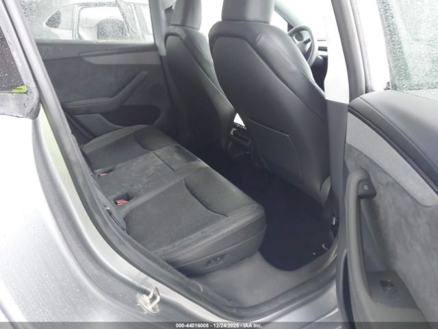 2026 TESLA MODEL Y 7SAYGDED8TF427808 Photo 7
