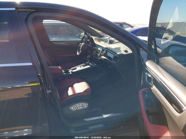 2018 PORSCHE MACAN WP1AB2A53JLB30504 Photo 4