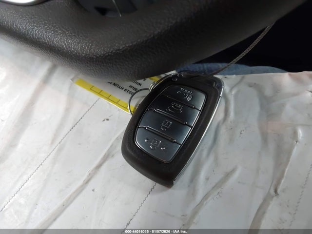 KMHC65LC8KU131313 Hyundai Ioniq Hybrid Blue