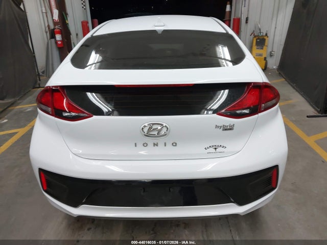 KMHC65LC8KU131313 Hyundai Ioniq Hybrid Blue