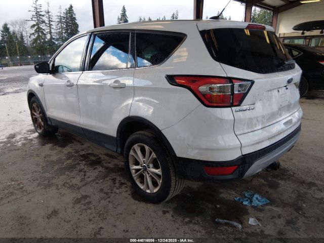 2017 FORD ESCAPE 1FMCU0G91HUB82149 Photo 2