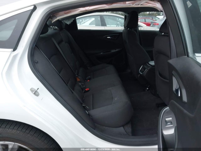 1G1ZD5ST6NF127963 Chevrolet Malibu Fwd Lt