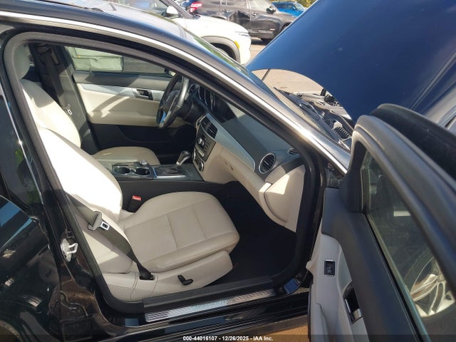 Aukcja sprzedaży 2013 Mercedes-benz C 250 Sport, vin: WDDGF4HB3DA755143, numer aukcji: 44016107