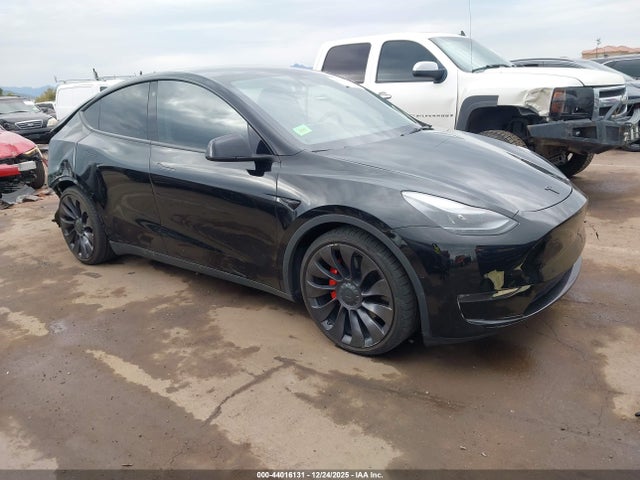 2021 TESLA MODEL Y 5YJYGDEF5MF266608 Photo 0