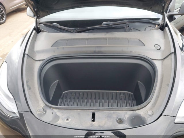 2021 TESLA MODEL Y 5YJYGDEF5MF266608 Photo 9