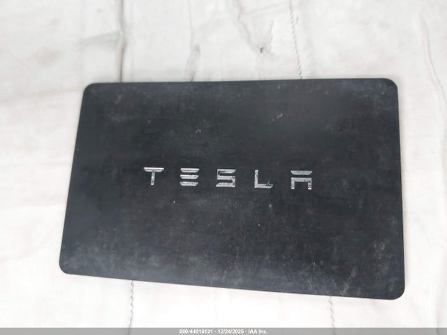 2021 TESLA MODEL Y 5YJYGDEF5MF266608 Photo 10