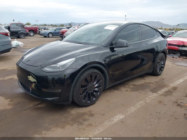 2021 TESLA MODEL Y 5YJYGDEF5MF266608 Photo 1
