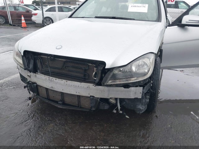 Mercedes-Benz C-Class 2014 WDDGF4HB3EG225754 Image 6