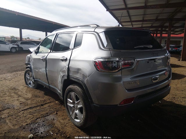 Jeep Compass Latitude 4x4 2022 3C4NJDBB0NT233072 Image 3
