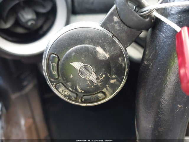 2011 MINI COOPER S CLUBMAN WMWZG3C55BTY36168 Photo 10