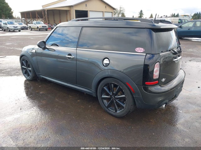 2011 MINI COOPER S CLUBMAN WMWZG3C55BTY36168 Photo 2