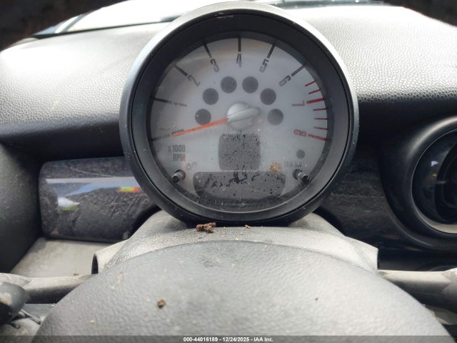 2011 MINI COOPER S CLUBMAN WMWZG3C55BTY36168 Photo 6