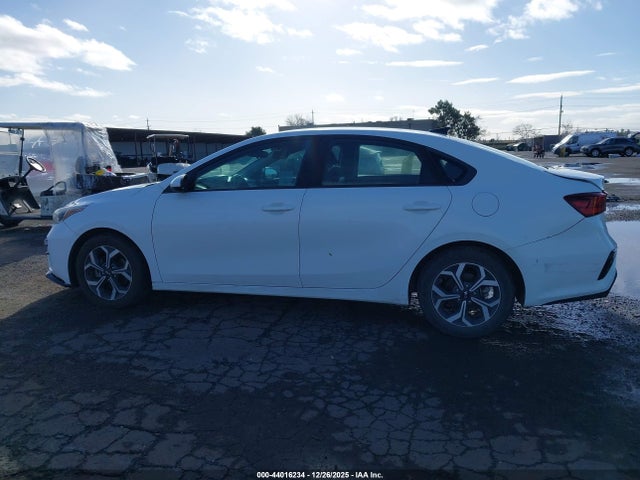 3KPF24AD1KE035735 KIA Forte Lxs