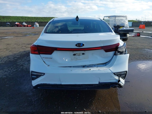 3KPF24AD1KE035735 KIA Forte Lxs