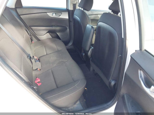 3KPF24AD1KE035735 KIA Forte Lxs