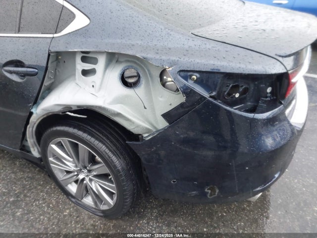 JM1GL1XY5J1334348 Mazda Mazda6 Signature