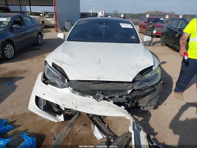 Tesla Model S 60/70/75/85 2016 5YJSA1E16GF150560 Image 11
