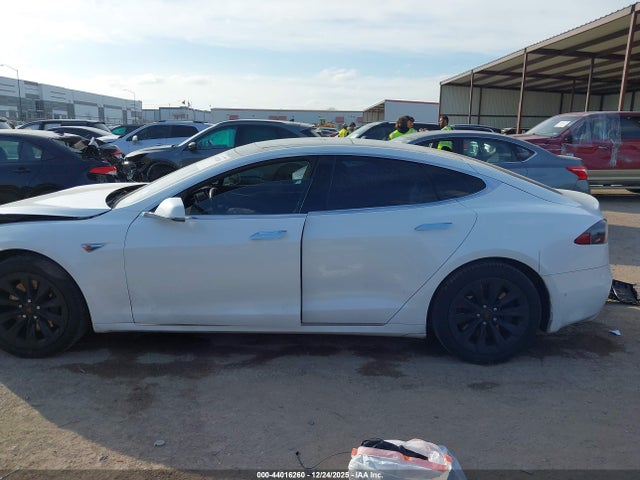 Tesla Model S 60/70/75/85 2016 5YJSA1E16GF150560 Image 13