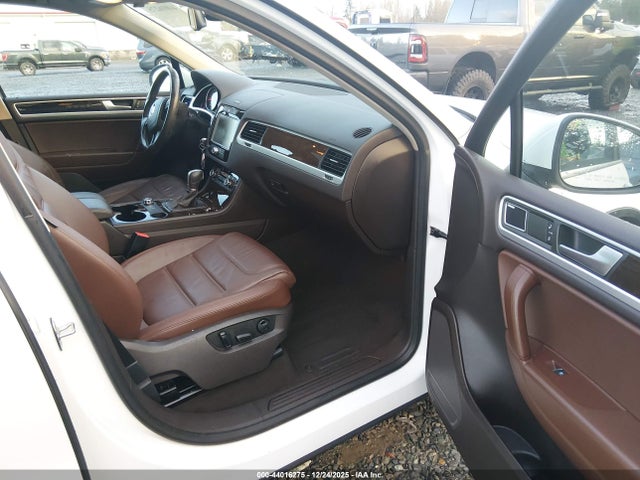 WVGEP9BP3ED010663 Volkswagen Touareg Tdi Executive