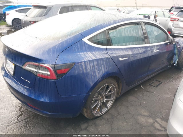 2019 TESLA MODEL 3 5YJ3E1EB3KF390997 Photo 3