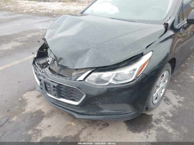 1G1BC5SM9J7213494 Chevrolet Cruze Ls Auto