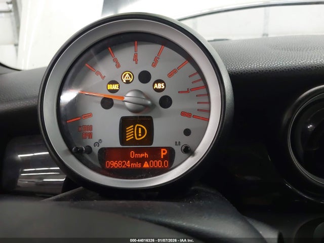 2010 MINI COOPER S CLUBMAN WMWMM3C5XATZ32525 Photo 6