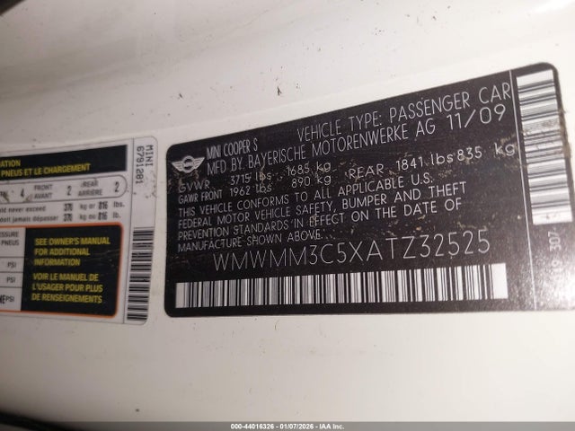 2010 MINI COOPER S CLUBMAN WMWMM3C5XATZ32525 Photo 8